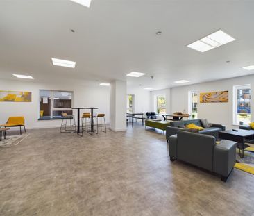 London Road, Town Centre - Photo 1