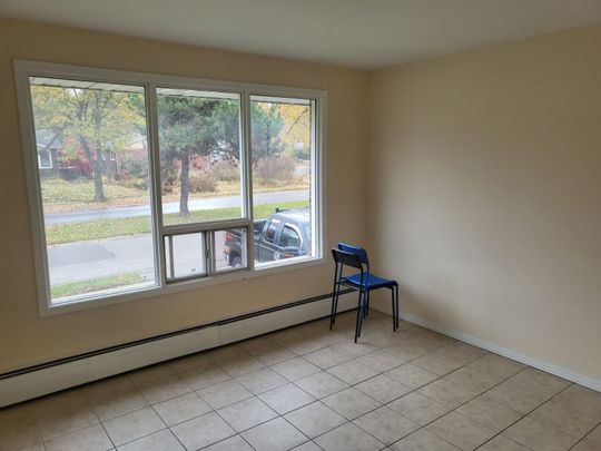 For Lease - 536 Glen Forrest Boulevard, Waterloo, Ontario - Photo 1