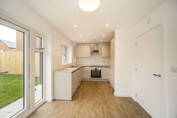 Wilks Road, Crowthorne, RG45 - Photo 1