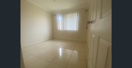 Bright & Sunny 2 bed - Photo 3