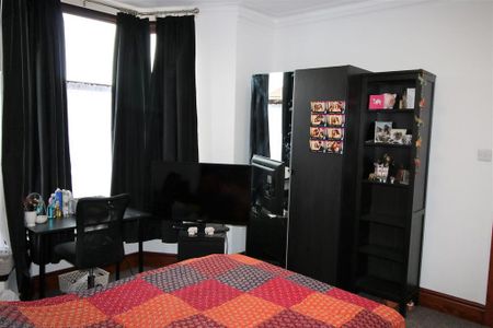 6 bedroom private hall to rent - Photo 5