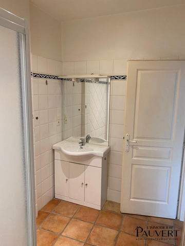 À LOUER – Beau T2 lumineux avec balcon – - Photo 3