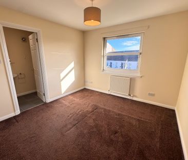 2 Bed, Flat - Photo 6