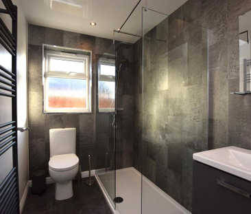 2 bedroom semi-detached house to rent - Photo 6