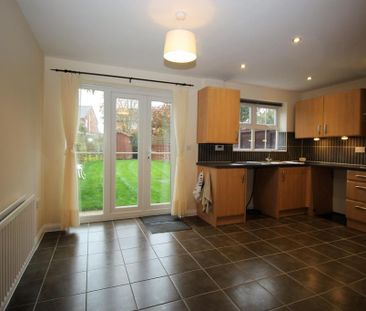 4 bedroom end of terrace house to rent - Photo 5