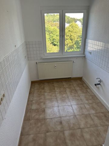 Über den Dächern Plauens - helle Familienwohnung mit modernem Tageslichtbad , kurzfristig bezugsfertig - Photo 3