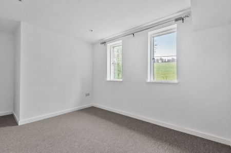 3 Bedroom House - Winton Hill, Stockbridge - Photo 3