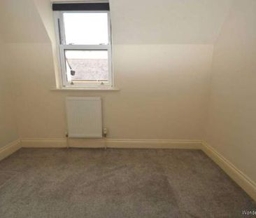 2 bedroom property to rent in Addlestone - Photo 4