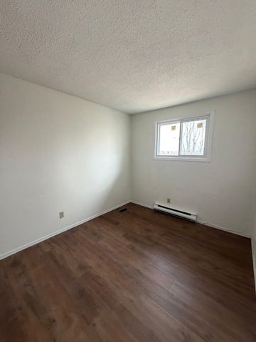 For Lease - 39 Coventry Crescent, Kingston, Ontario - Photo 2