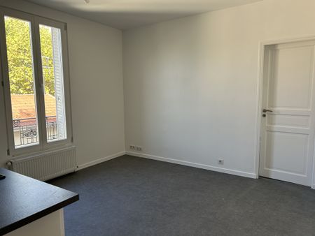 Appartement 37 m² - 2 Pièces - Saint-Maur-Des-Fossés (94210) - Photo 3