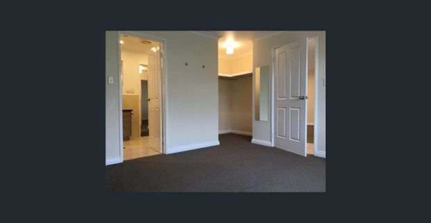 Warm and Homely! - Photo 1