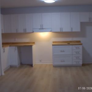 4 1/2 à Louer REFAIT A NEUF - Photo 2