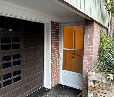 For Lease - 204 Mason Drive, Whitby, Ontario - Photo 6