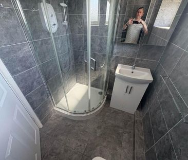 3 bedroom flat to rent - Photo 6