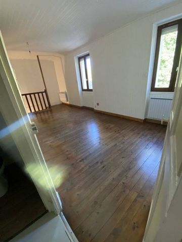 Location maison ancienne 4 pièces 62 m² à Crest (26400) - Photo 2