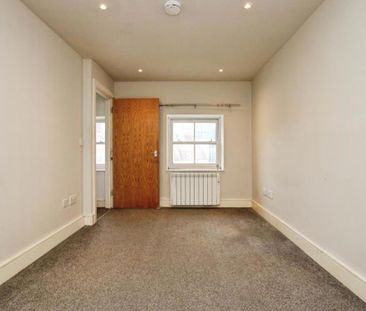 A brilliant two double bedroom property in the city centre, set ove... - Photo 3