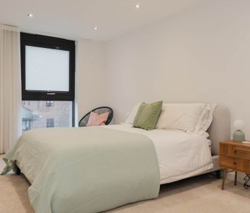 Epsom Court, Upper High Street - Photo 4