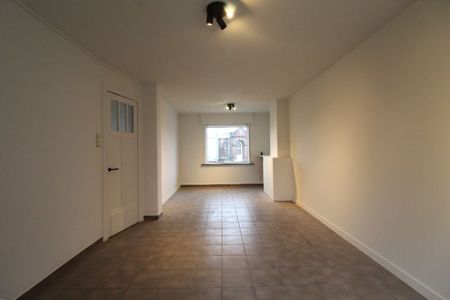 Gerenoveerde, energiezuinige woning te huur in de Stuivenbergstraat te Izegem - Photo 3