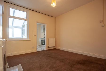 2 bedroom terraced house to rent - Photo 5