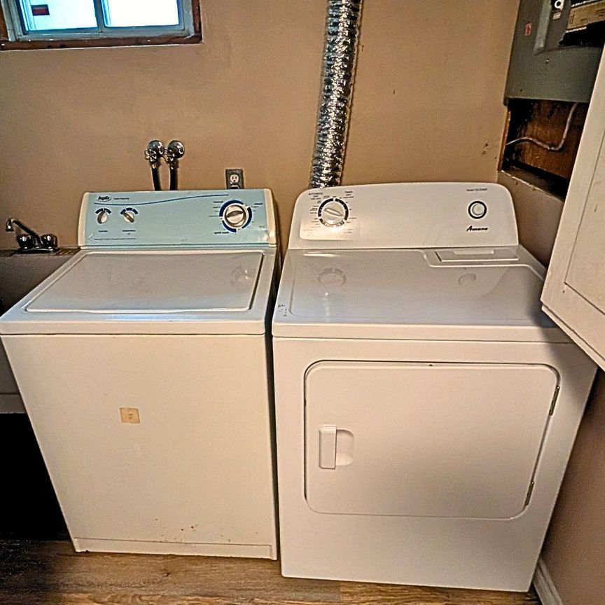 For Lease - 23 Watling Street, London East, Ontario - Photo 1