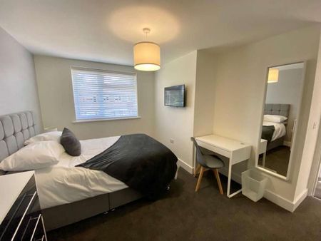 1 bedroom in a house share to rent - Photo 3