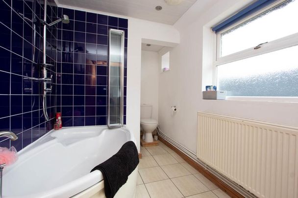 3 bedroom terraced house to rent - Photo 1