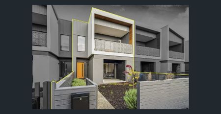 Stylish Reverse-Living Townhouse in the Heart of the East Estate - Photo 4