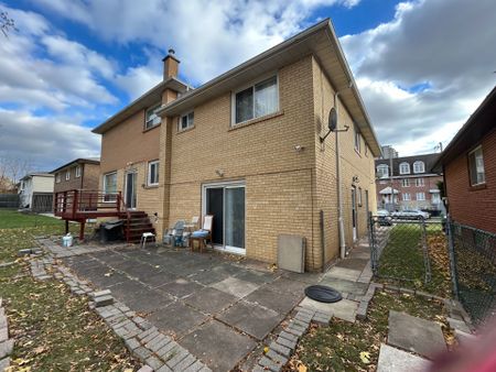 For Lease - 38 Cedarcroft Boulevard, Toronto, Ontario - Photo 3