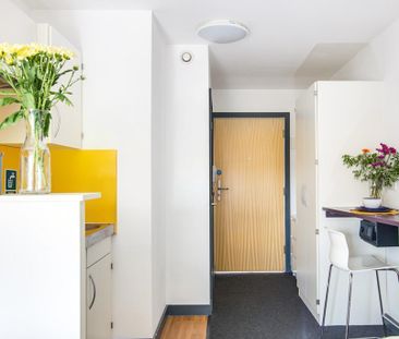 Studio to rent - Photo 6