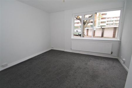 2 bedroom maisonette to rent - Photo 2