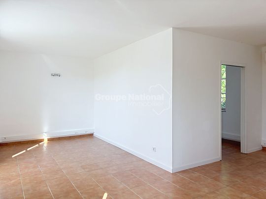 Appartement t2 en rez de jardin sur Berre L'étang, - Photo 1