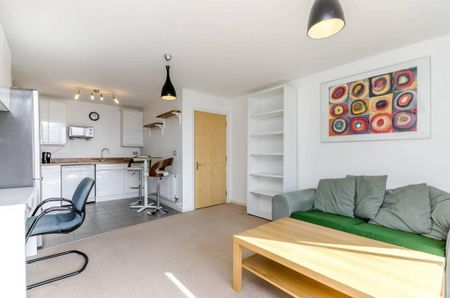 1 bedroom flat to rent - Photo 4