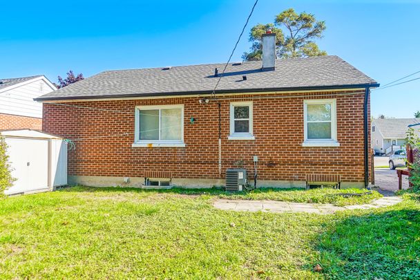 For Lease - 82 Admiral Road, Ajax, Ontario - Photo 1