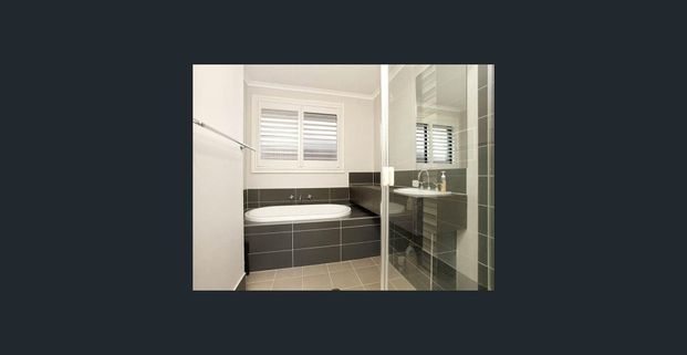 Spacious Modern 4-Bedroom Family Home - Prime Rooty Hill Location - Photo 1