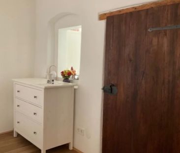 Charmante Altbau-Wohnung mit Loggia und einem Garten - Foto 3