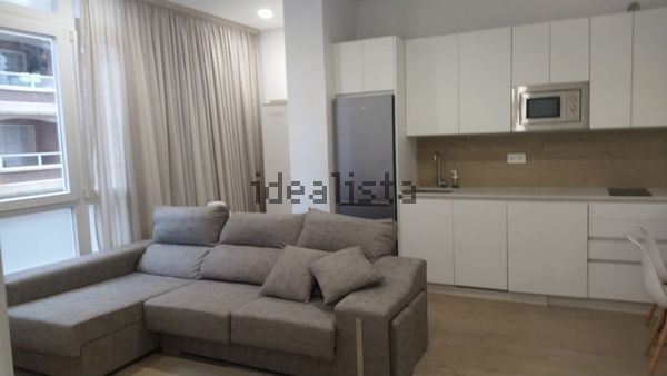 Alquiler de piso en Ensanche Centro - Soho - Photo 1