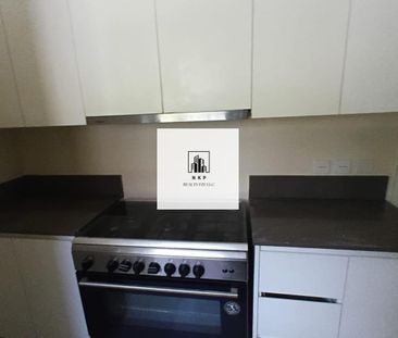 Specious luxury 3bedroom corner townhouse forrent - Photo 3