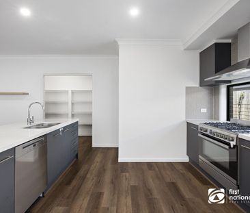 STUNNING FAMILY HOME IN VIBRANT THORNLANDS COMMUNITY - Photo 3