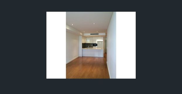 Stunning apartment timber floors - Photo 1