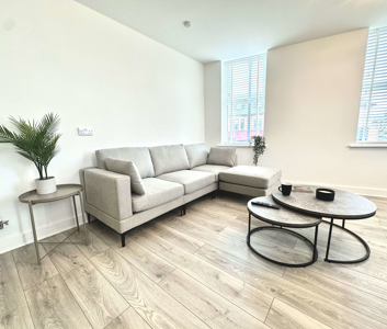 2 bedroom house of multiple occupation to rent - Photo 1