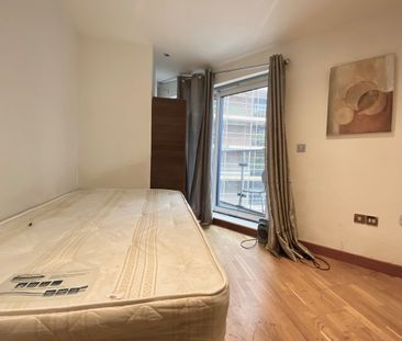 2 Bed Flat, Block Wharf, E14 - Photo 1