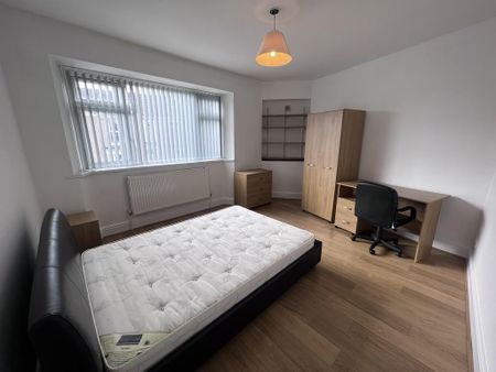 4 bedroom house share to rent - Photo 3