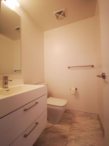 For Lease - 1 Yorkville Avenue Unit# 2308, Toronto, Ontario - Photo 5