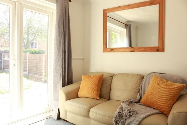 1 bedroom in a house share to rent - Photo 1