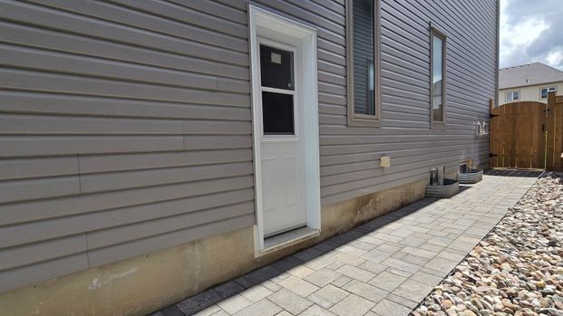 For Lease - 21-B Hancock Crescent Unit# Basement, Kawartha Lakes, Ontario - Photo 1