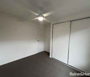 Spacious 4-Bedroom Family Home in Munno Para Downs - Photo 3