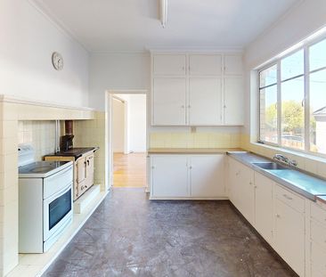 28 Erasmus Street, Surrey Hills - Photo 6