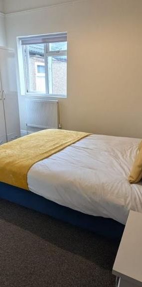 1 bedroom in a house share to rent - Photo 1