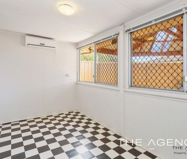 3 Bedroom 1 Bathroom House in Bedford - Photo 4