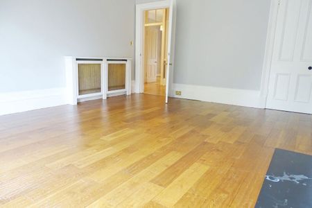 To Let 4 Bed Flat - Photo 4